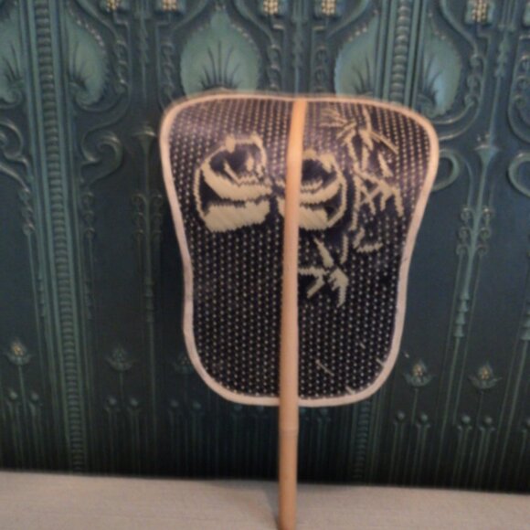 vintage wicker fan wall decor panda bear - Picture 3 of 4